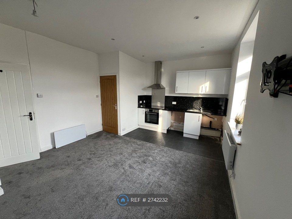 Property photo 1 of 6 Open Plan Living &amp; Sleeping Space