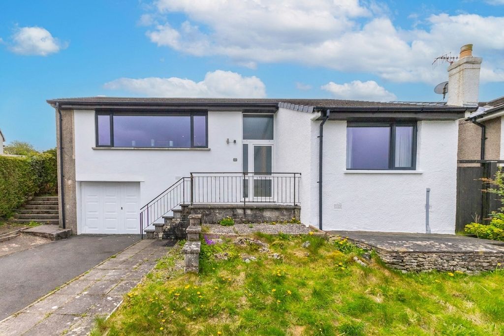 Property photo 1 of 30