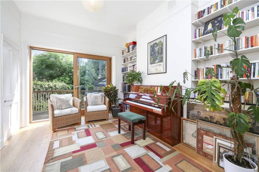 Property photo 3 of 10