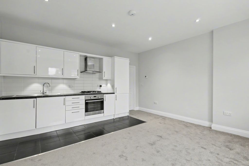 Property photo 2 of 9 2.Lounge (1).Jpg