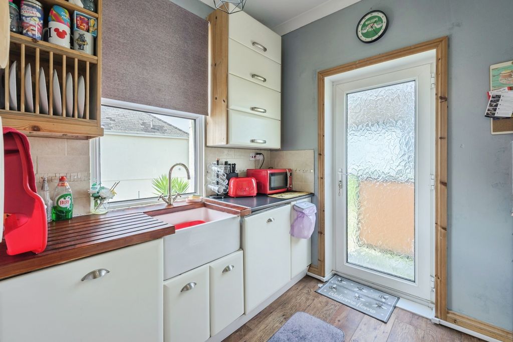 Property photo 3 of 18 Pbox-Img.Jpg