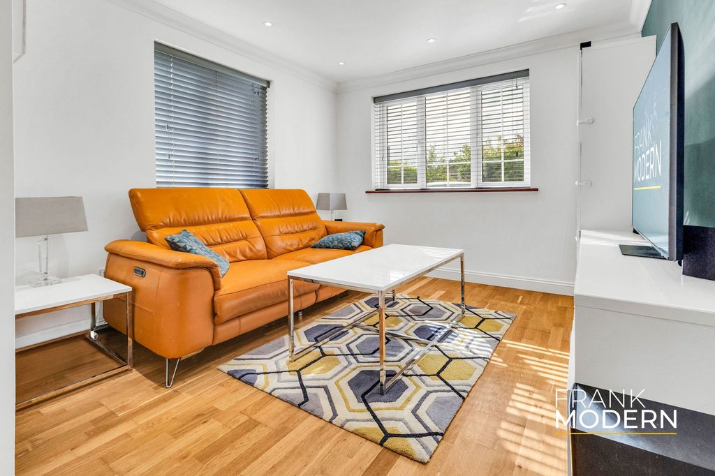 Property photo 2 of 38 Living Room