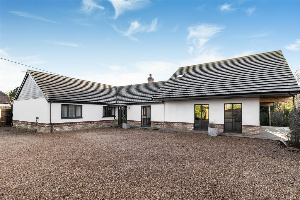 Property photo 1 of 41 11_68760.Jpg