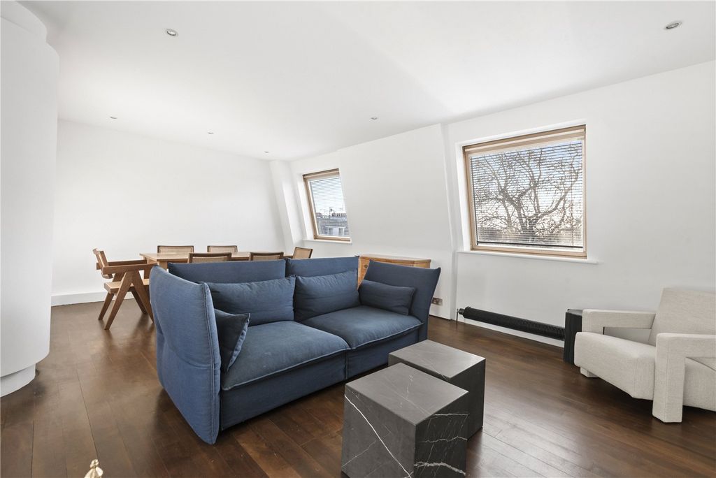 Property photo 2 of 16 Reception