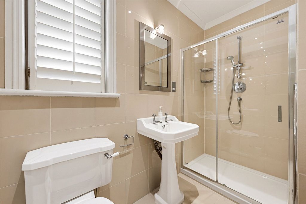 Property photo 3 of 16 Picture No. 10