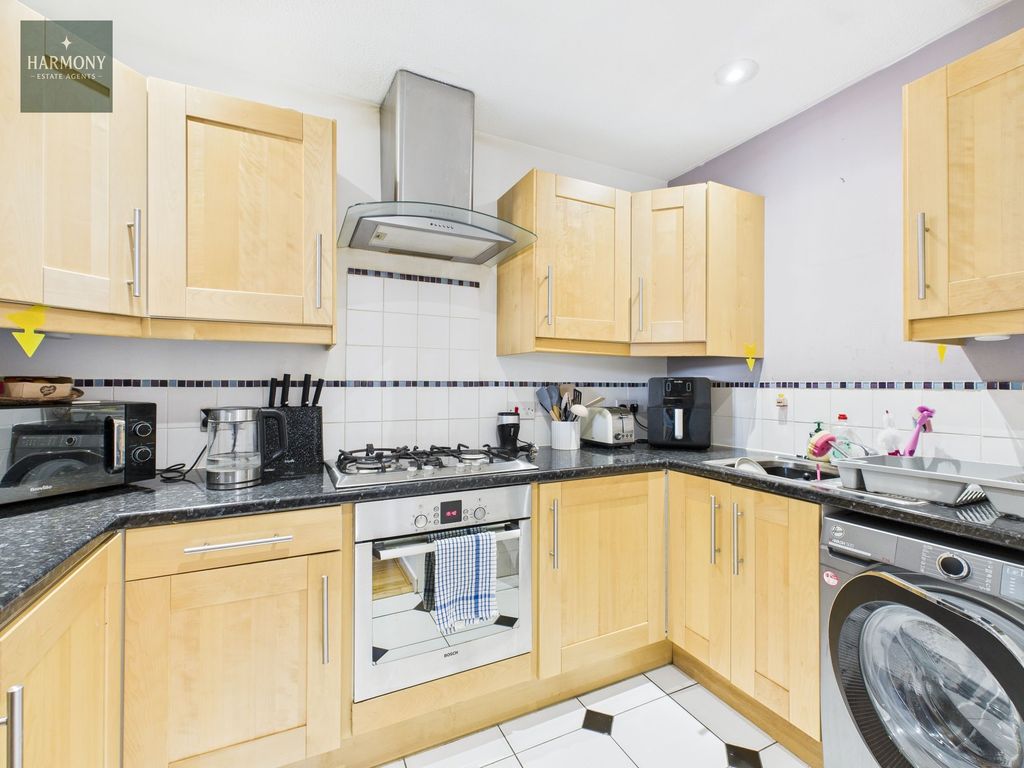 Property photo 2 of 9