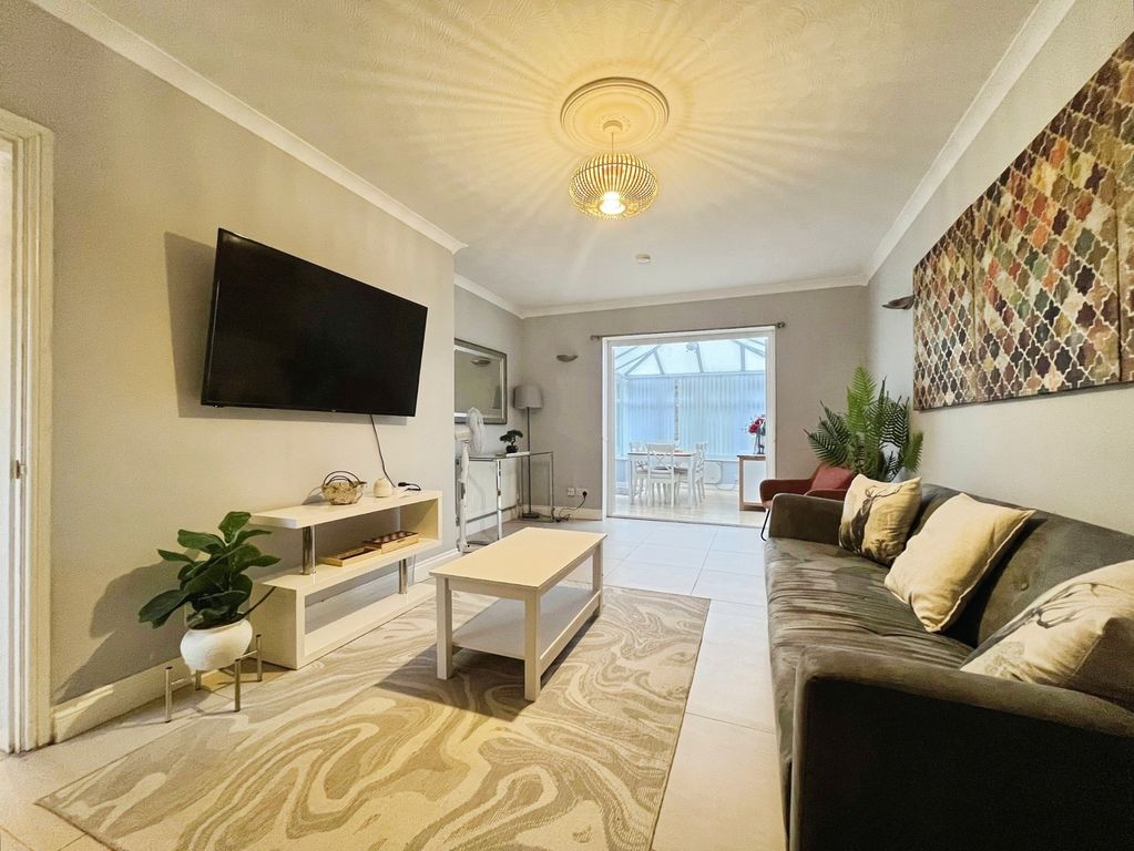 Property photo 2 of 16 Living Room