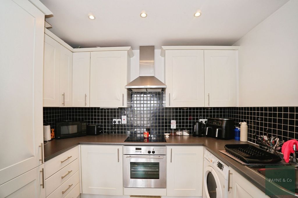 Property photo 3 of 14