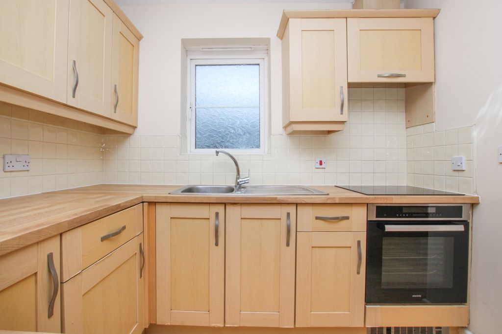 Property photo 3 of 8 Img_4862