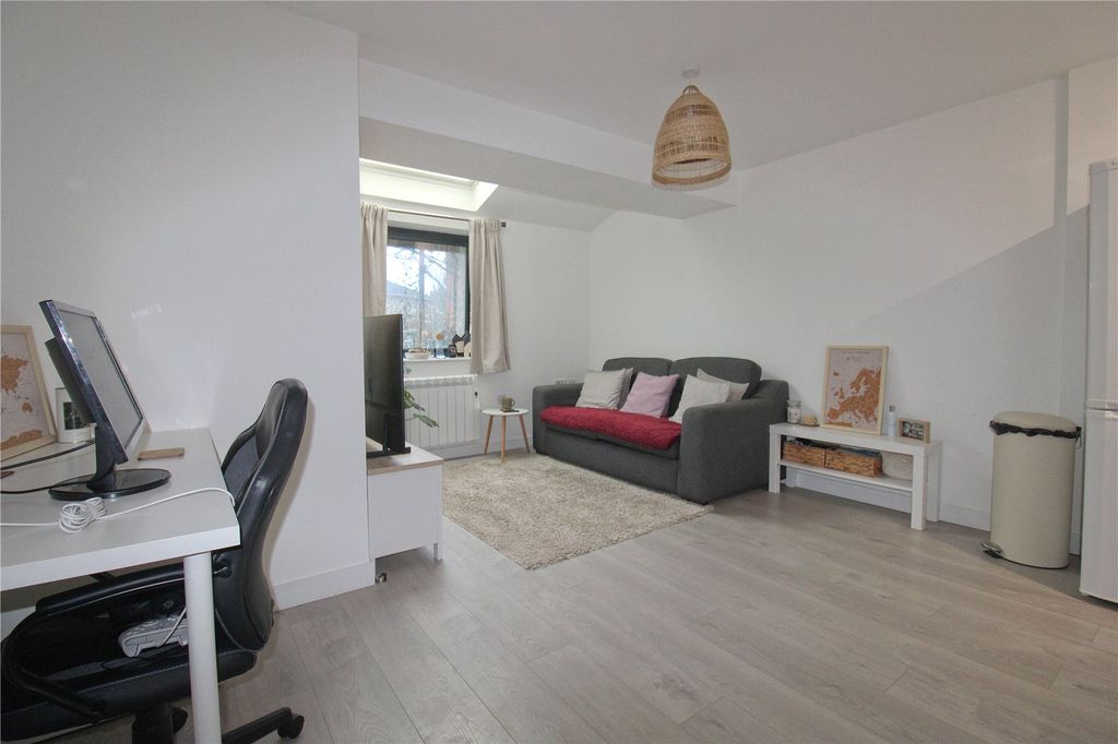 Property photo 2 of 10 Picture No. 11