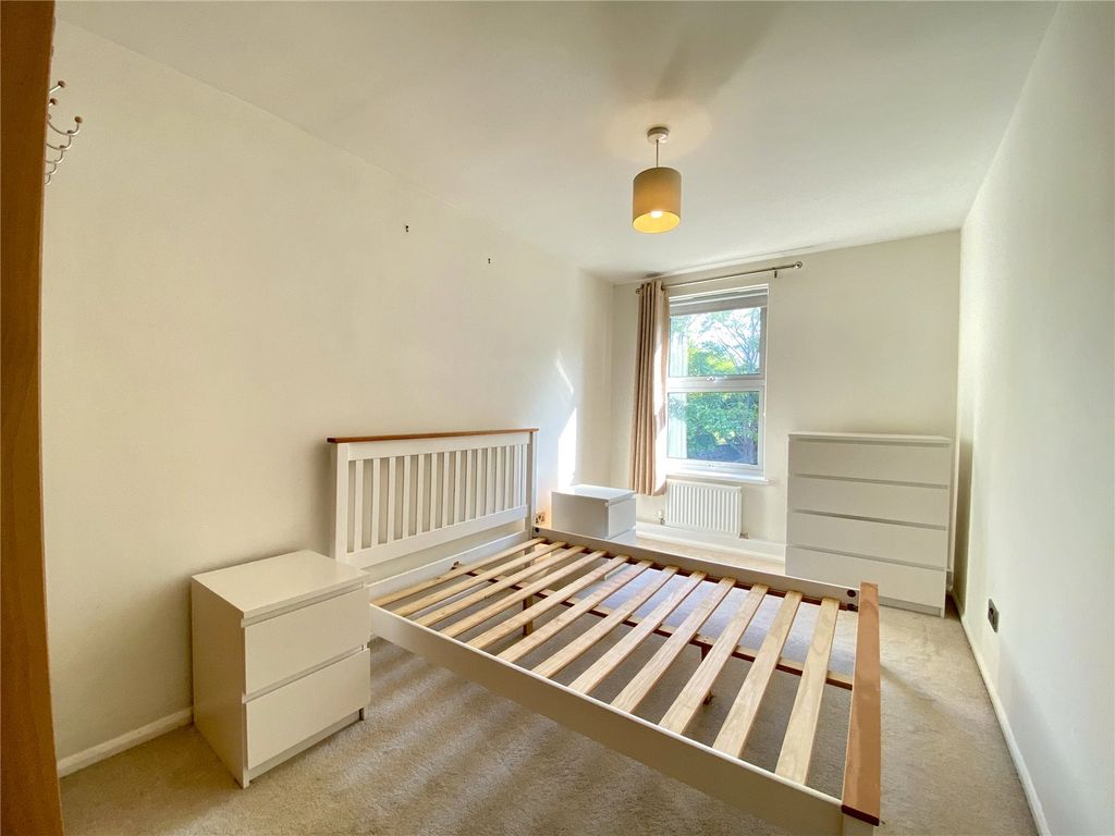 Property photo 2 of 13 Picture No. 35