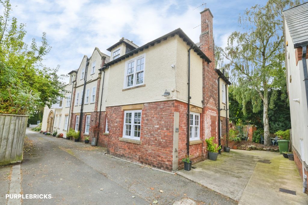 Property photo 2 of 27