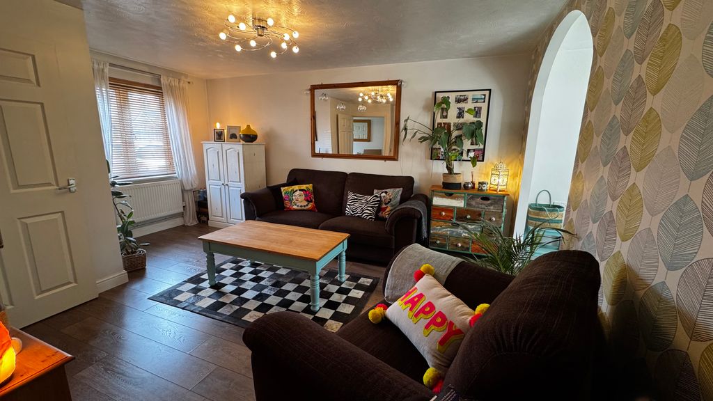 Property photo 3 of 18