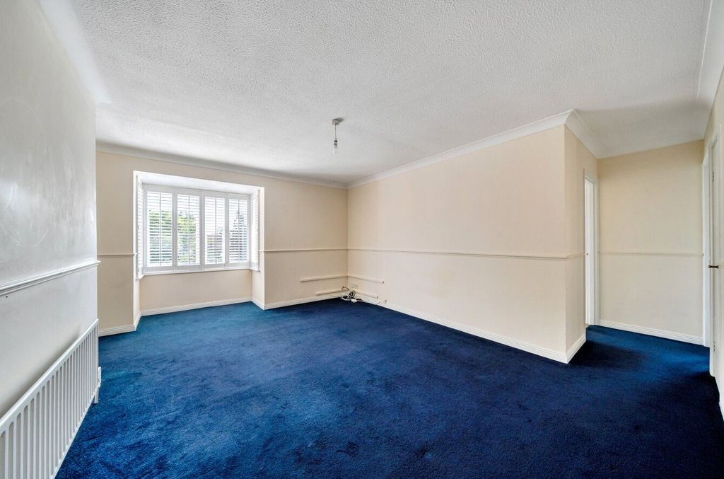 Property photo 2 of 16 Living/Dining