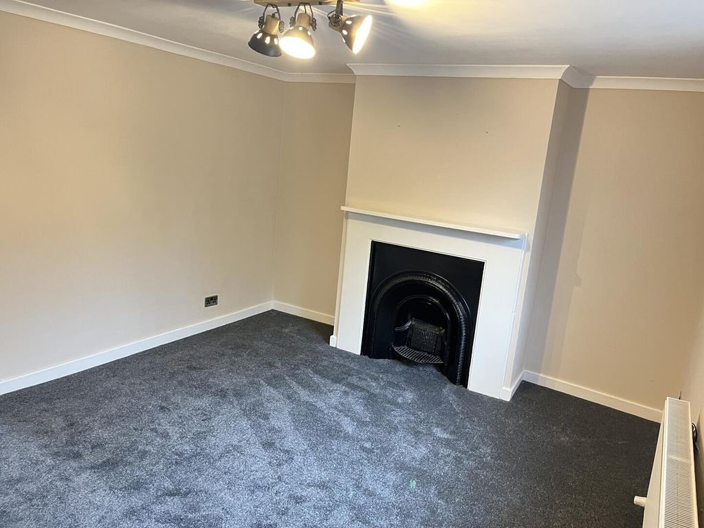 Property photo 2 of 16 Lounge