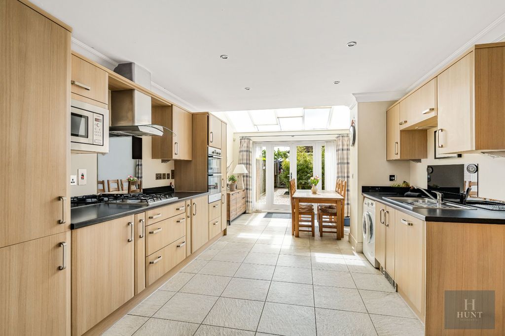 Property photo 2 of 22 Kitchen/Dining Area