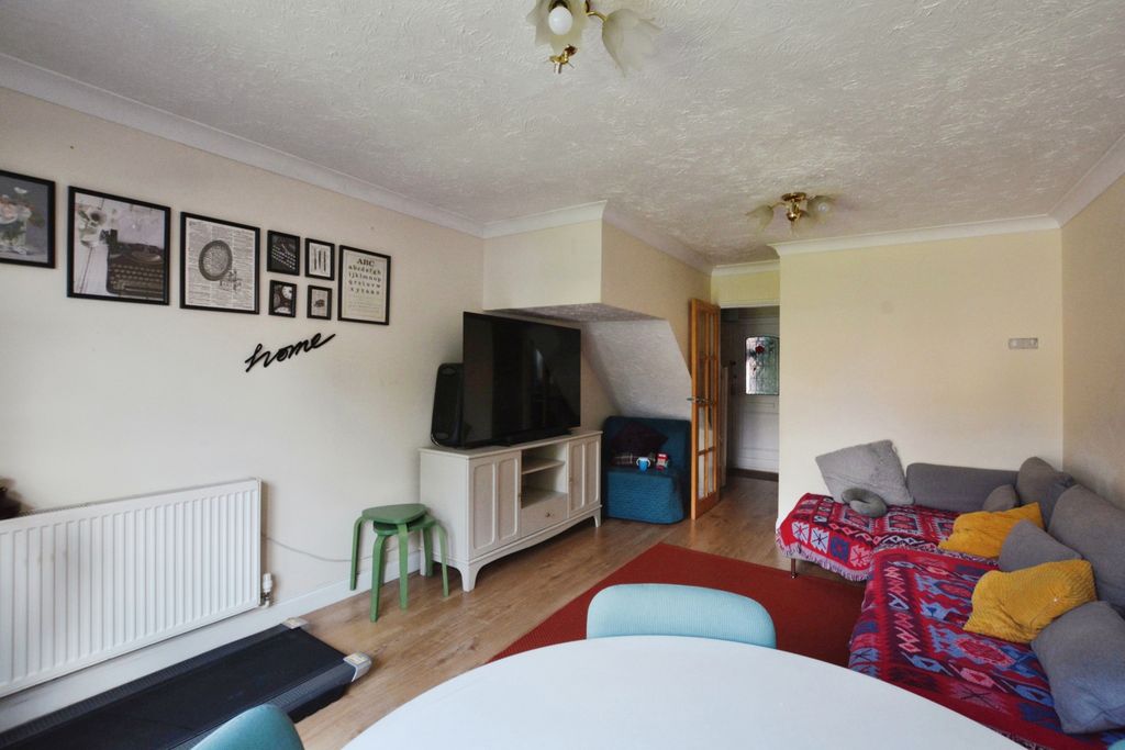 Property photo 3 of 8 3