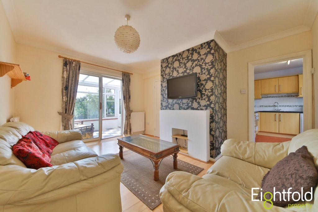 Property photo 2 of 11 Image