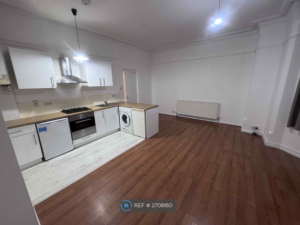 Property photo 3 of 8 Kitchen Area