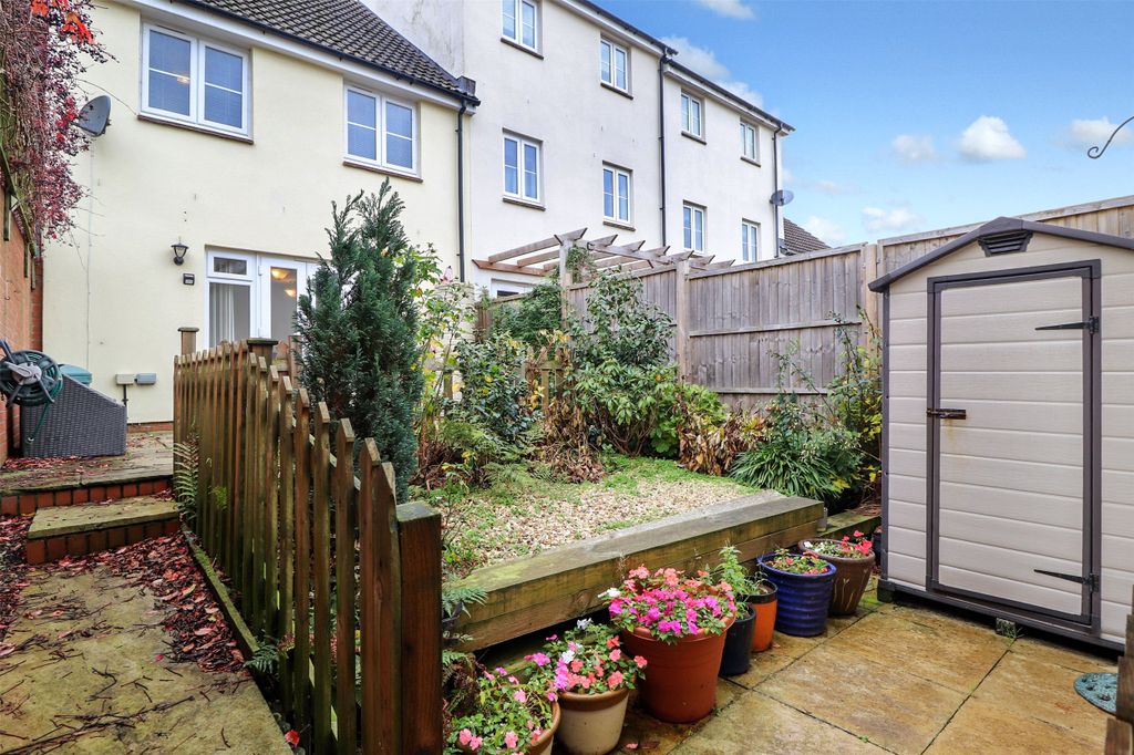 Property photo 2 of 15 Picture No. 17