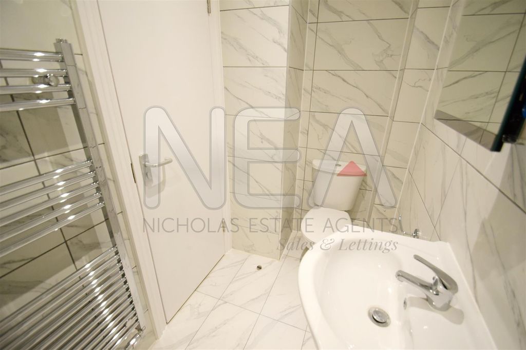 Property photo 3 of 11 Bedroom One & Ensuite