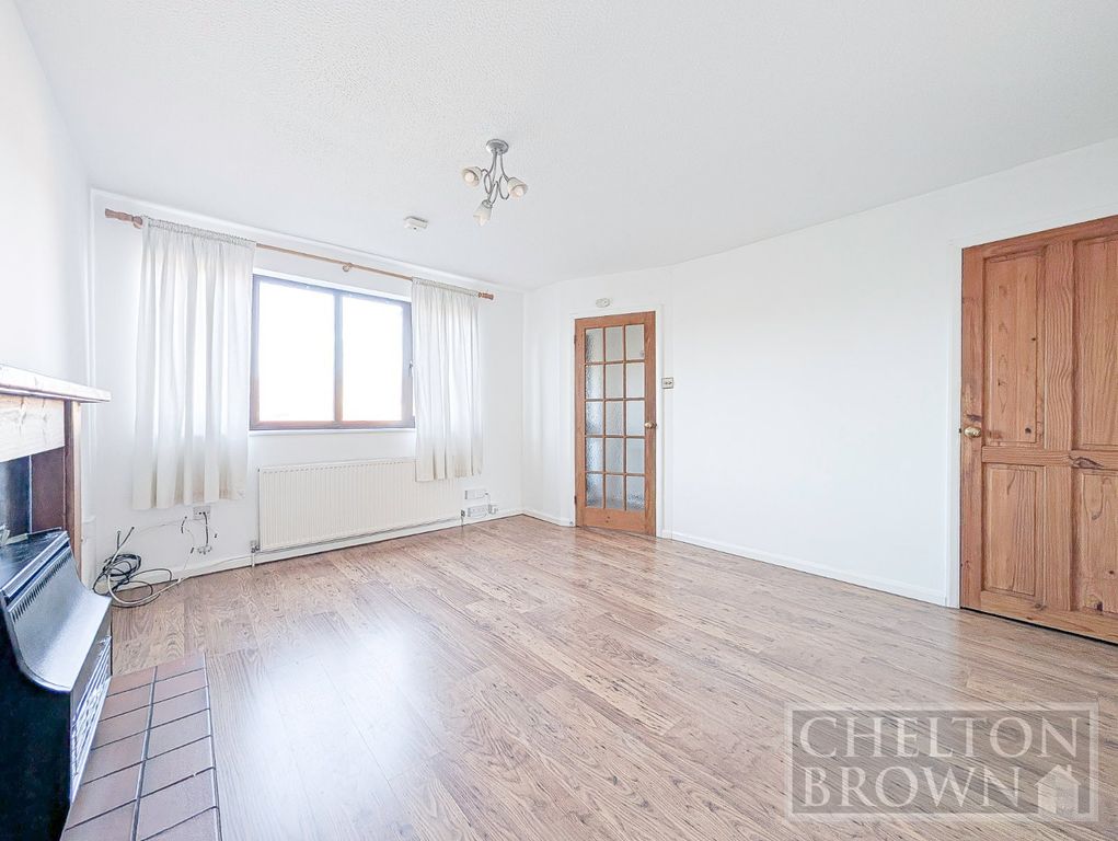 Property photo 3 of 31 Living Room