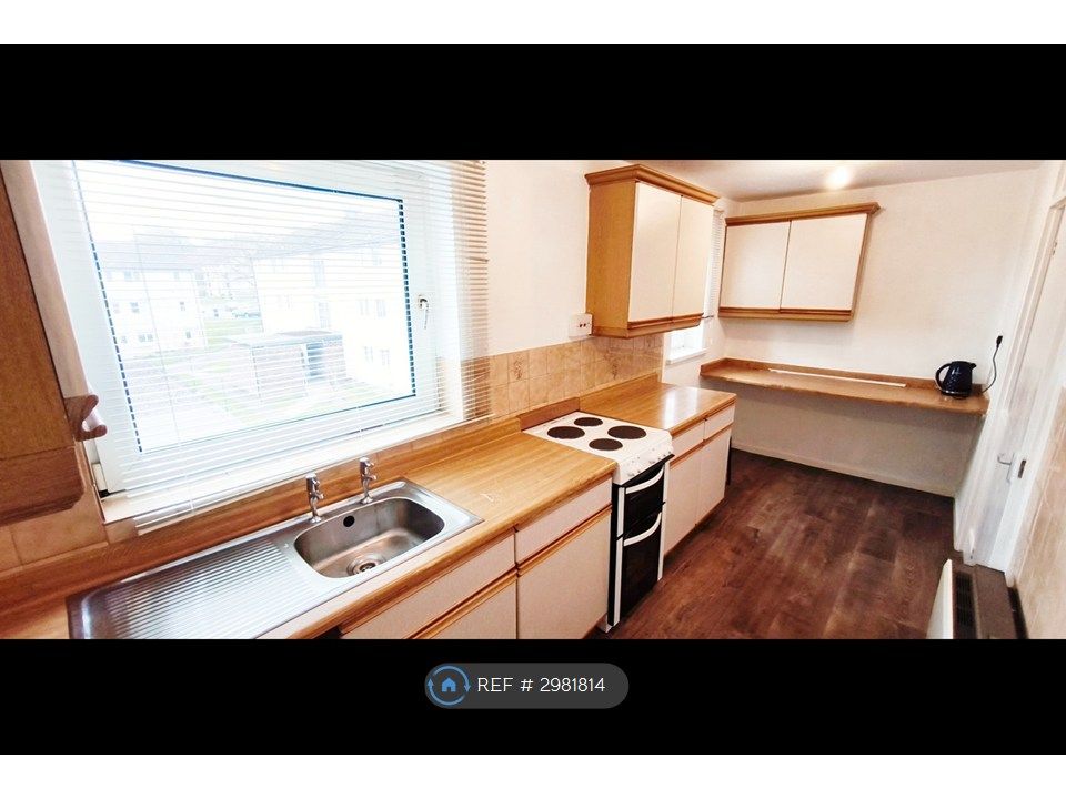Property photo 3 of 9 Kitchen Photo 2