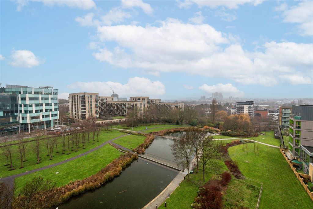 Property photo 2 of 12 Marquess House-10.Jpg