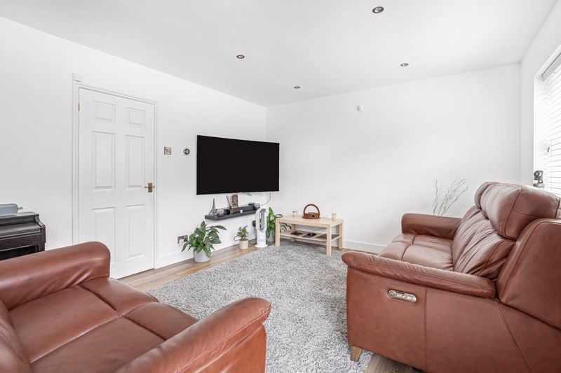 Property photo 3 of 14 Photo 11