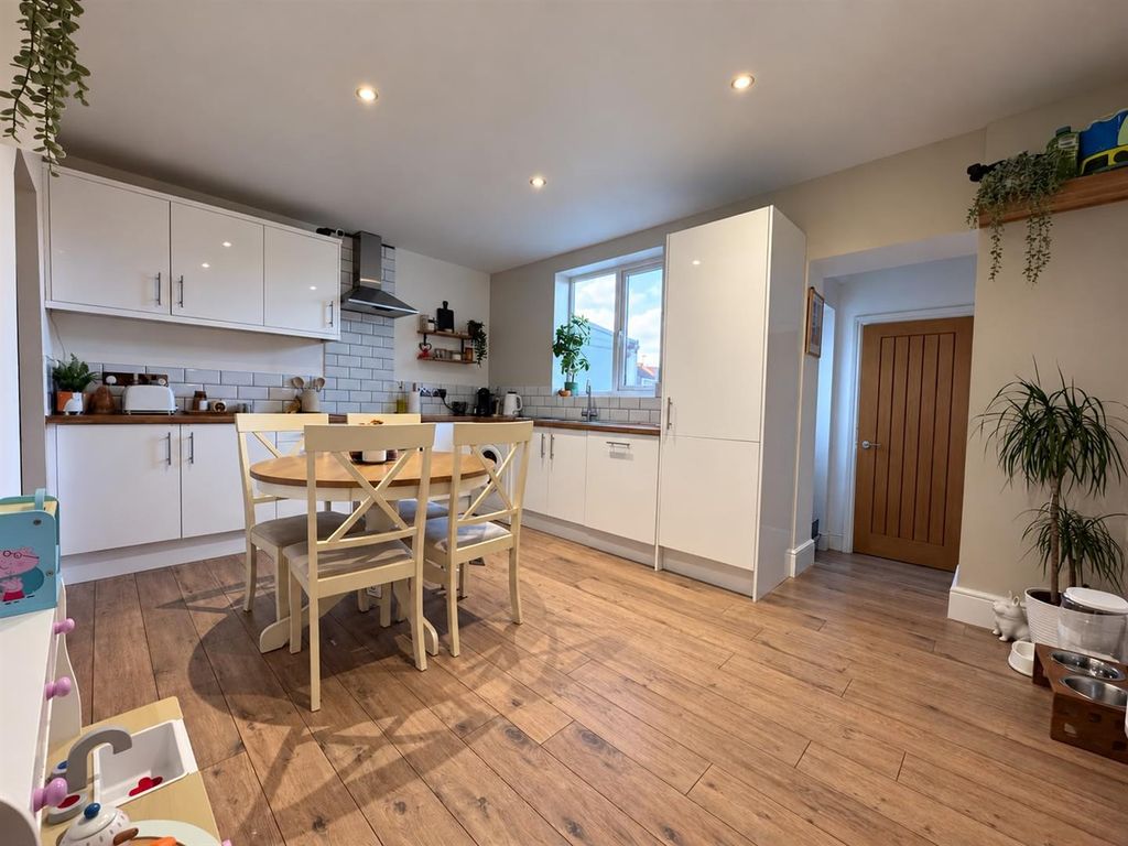 Property photo 3 of 13 Kitchen/Diner