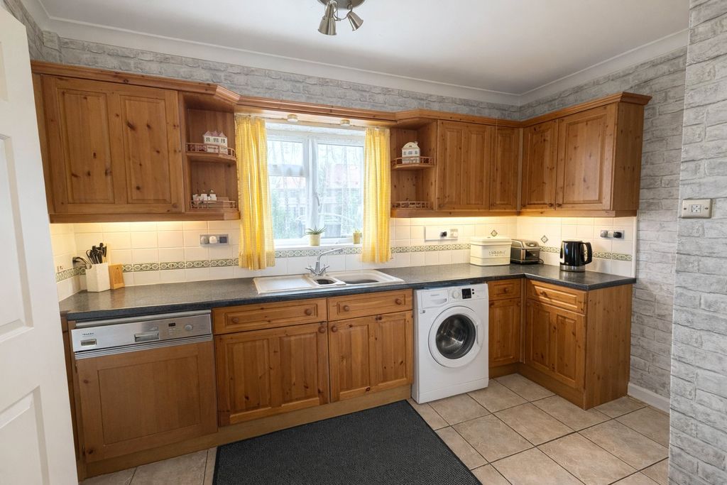 Property photo 2 of 14 Picture No. 03