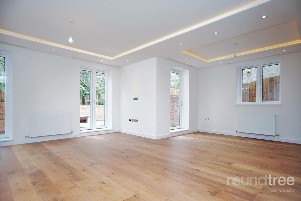 Property photo 2 of 11 (Main)