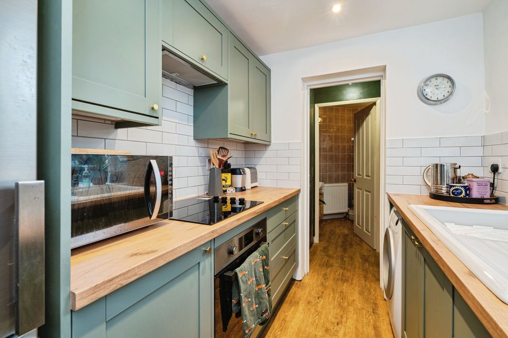 Property photo 2 of 20 Kitchen