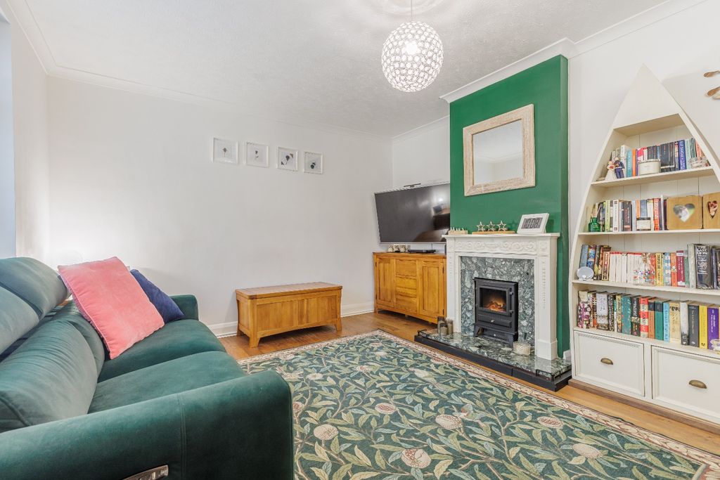 Property photo 2 of 17 4816991