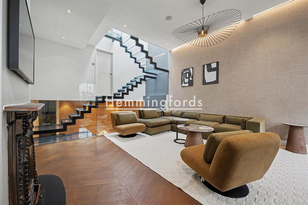 Property photo 2 of 15 Princes Mews W2-8.Jpg