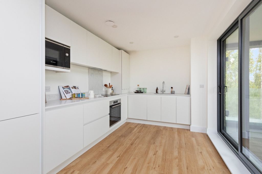 Property photo 3 of 8 4883754