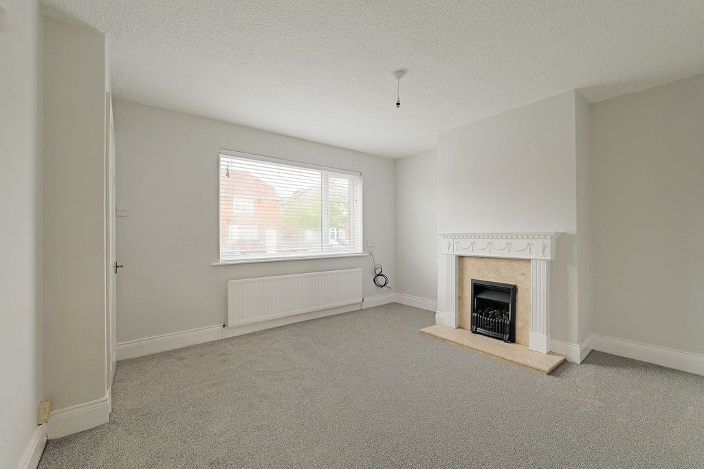 Property photo 3 of 13 Living Room