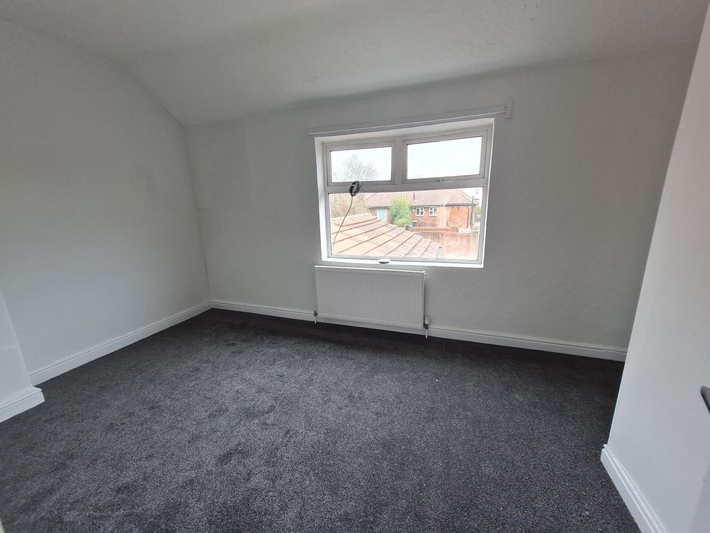 Property photo 3 of 10 Bedroom