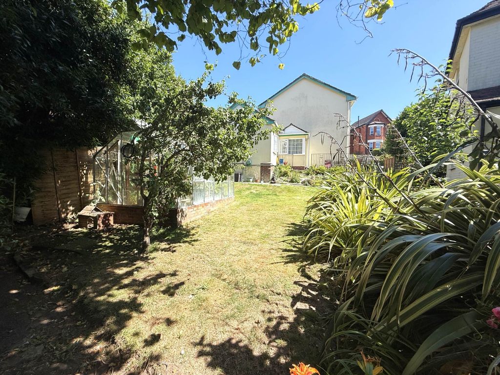 Property photo 3 of 20
