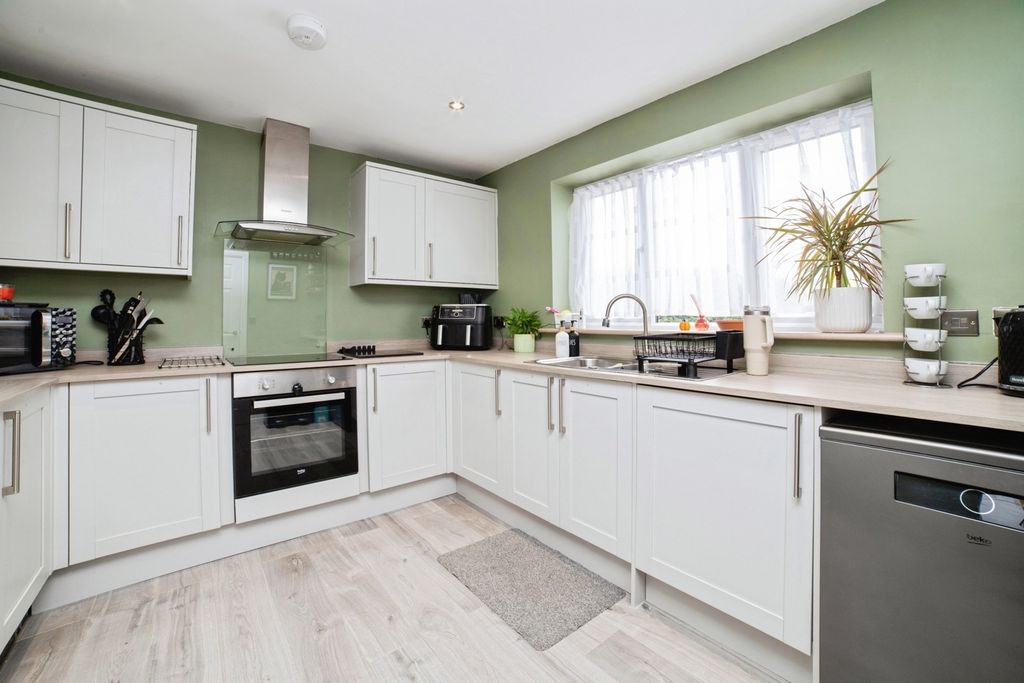 Property photo 2 of 12 Photo