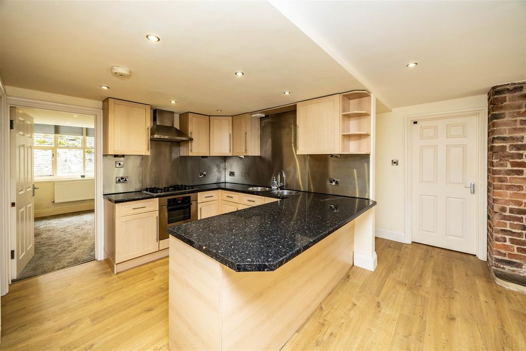 Property photo 3 of 23 4Pdhudds-190526-3.Jpg