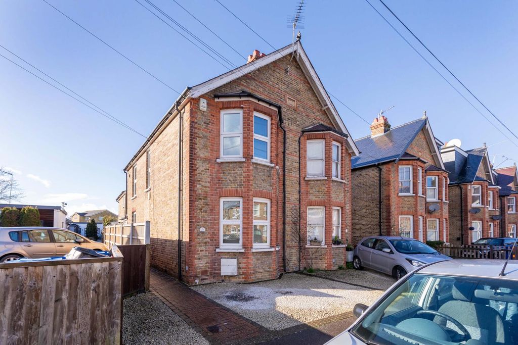 Property photo 2 of 16 Front (Exterior)