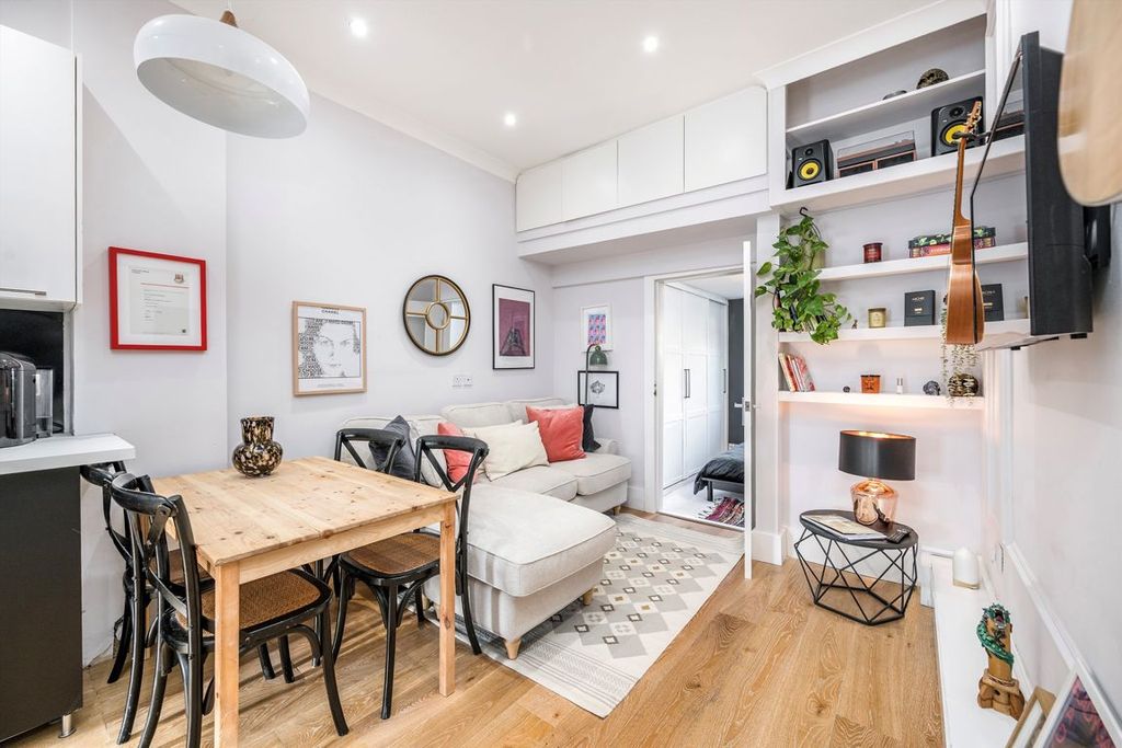 Property photo 2 of 8