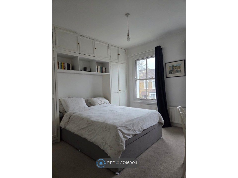 Property photo 2 of 8 Bedroom