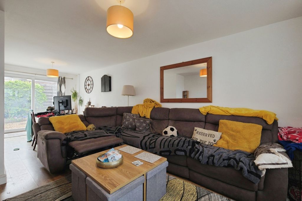 Property photo 2 of 12 Pbox-Img.Jpg