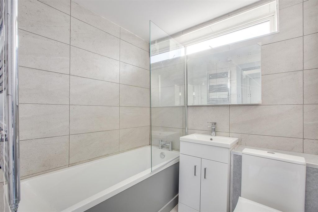 Property photo 2 of 5 Family Bathroom