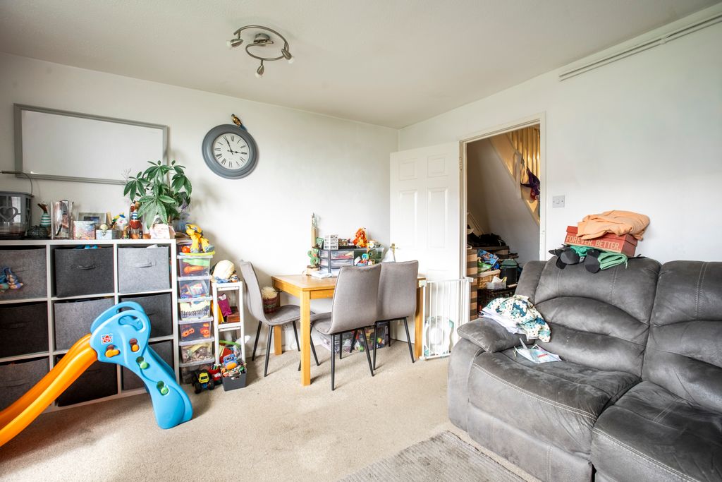 Property photo 3 of 11