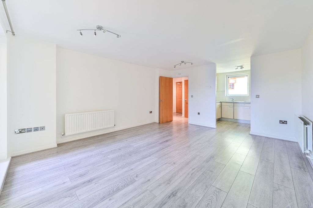 Property photo 3 of 7