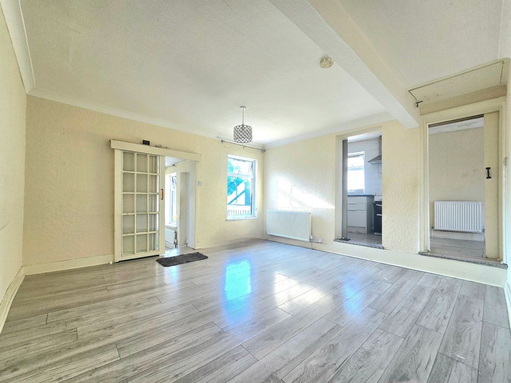 Property photo 1 of 8 1