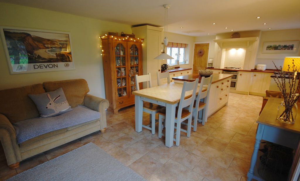 Property photo 3 of 34